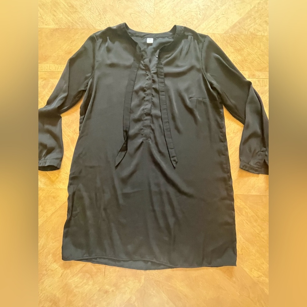 Old Navy Black Tie-Neck Tunic       | Size L